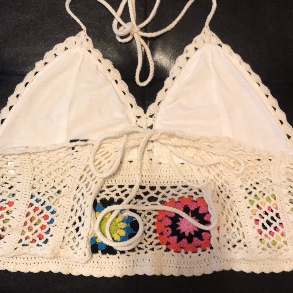 Crochet Halter Crop top - Picture 3 of 6